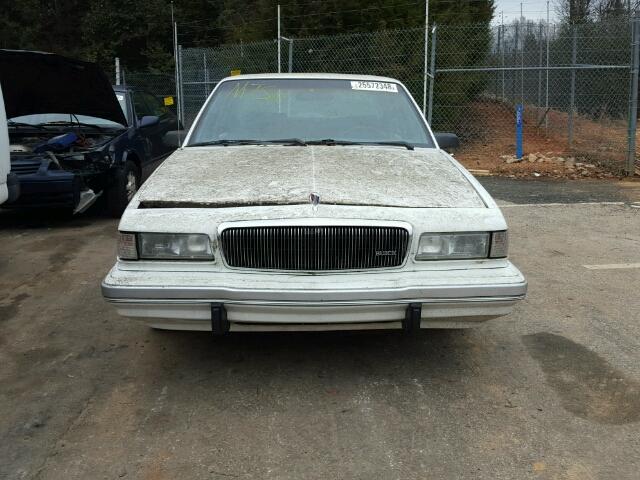 1G4AG55M8T6410714 - 1996 BUICK CENTURY SP WHITE photo 9