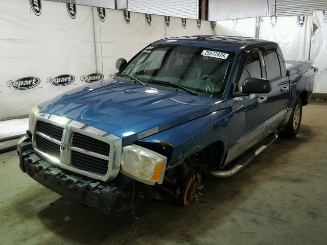 1D7HW48N56S539967 - 2006 DODGE DAKOTA QUA BLUE photo 2