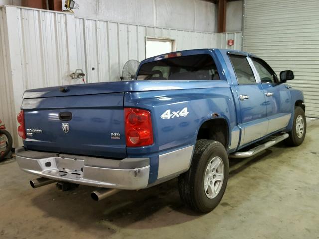 1D7HW48N56S539967 - 2006 DODGE DAKOTA QUA BLUE photo 4