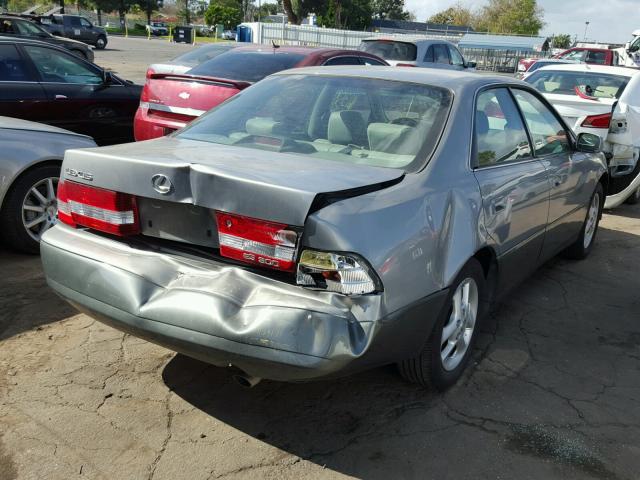 JT8BF28G615104273 - 2001 LEXUS ES 300 SILVER photo 4