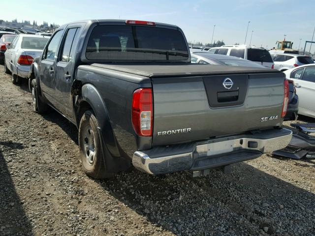 1N6AD07W85C454065 - 2005 NISSAN FRONTIER C GRAY photo 3