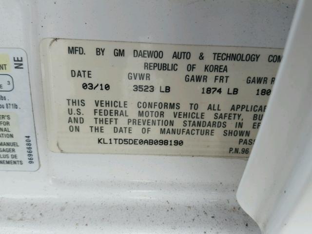 KL1TD5DE0AB098190 - 2010 CHEVROLET AVEO LS WHITE photo 10