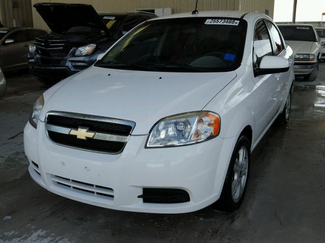 KL1TD5DE0AB098190 - 2010 CHEVROLET AVEO LS WHITE photo 2