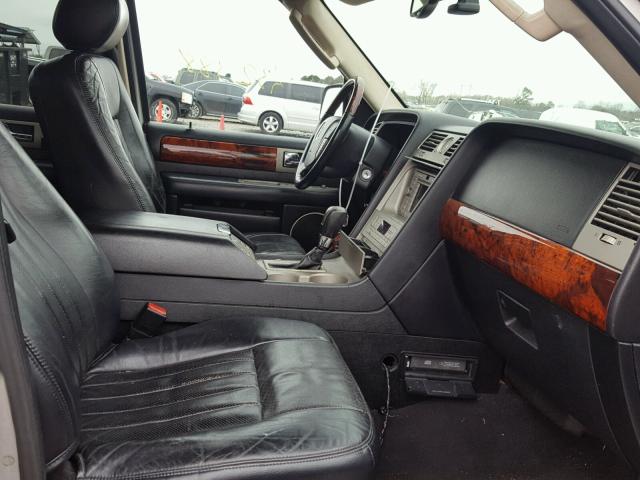 5LMFU28R33LJ18259 - 2003 LINCOLN NAVIGATOR SILVER photo 5