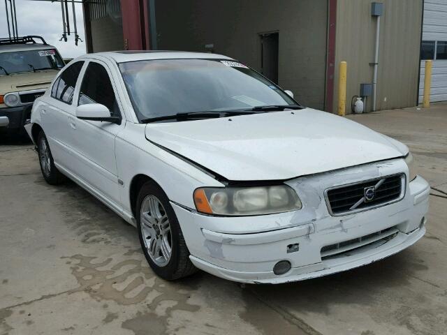 YV1RS592652437901 - 2005 VOLVO S60 2.5T WHITE photo 1