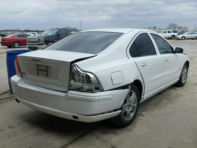 YV1RS592652437901 - 2005 VOLVO S60 2.5T WHITE photo 4