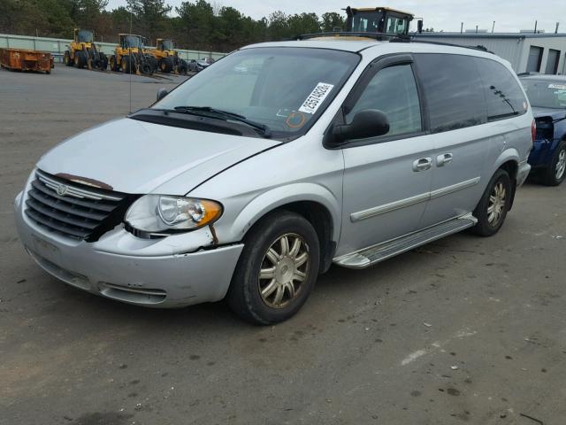 2C4GP54L95R232704 - 2005 CHRYSLER TOWN & COU GRAY photo 2