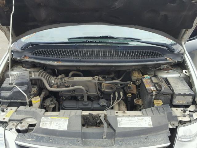 2C4GP54L95R232704 - 2005 CHRYSLER TOWN & COU GRAY photo 7