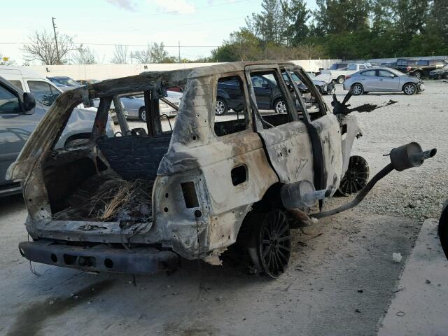 SALSF2D42BA703783 - 2011 LAND ROVER RANGE ROVE BURN photo 4