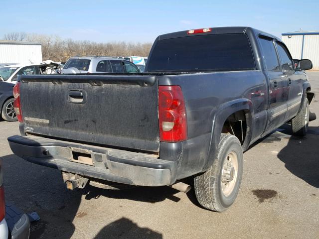 1GCGC13UX3F226056 - 2003 CHEVROLET SILVERADO BLACK photo 4