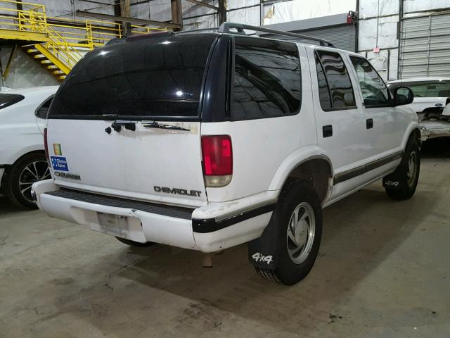 1GNDT13W2V2243889 - 1997 CHEVROLET BLAZER WHITE photo 4