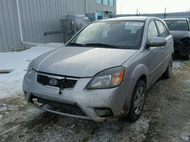 KNADH5B32B6757140 - 2011 KIA RIO BASE GRAY photo 2