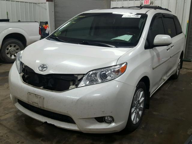 5TDDK3DC7BS022739 - 2011 TOYOTA SIENNA XLE WHITE photo 2