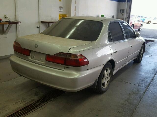 1HGCG1658XA007785 - 1999 HONDA ACCORD EX SILVER photo 4