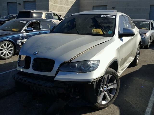 5UXFG2C55BLX06194 - 2011 BMW X6 XDRIVE3 SILVER photo 2