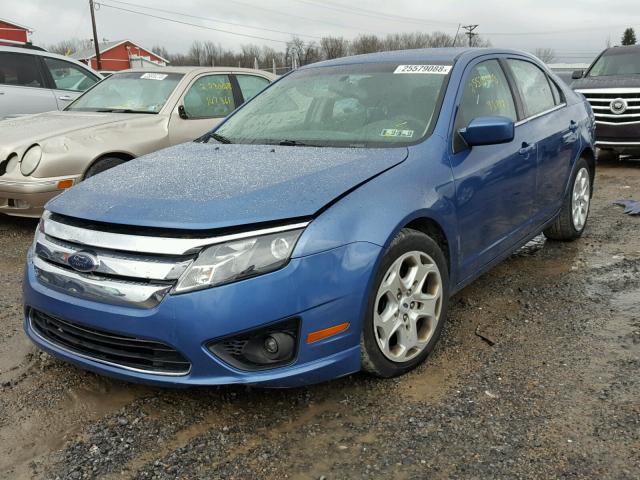 3FAHP0HA5AR253513 - 2010 FORD FUSION SE BLUE photo 2