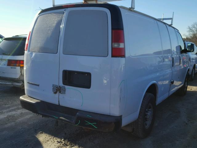 1GCGG25V571247528 - 2007 CHEVROLET EXPRESS G2 WHITE photo 9