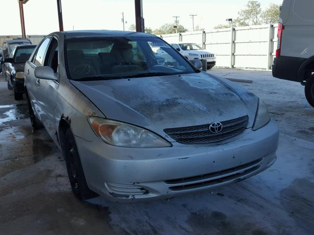 4T1BE32K52U043637 - 2002 TOYOTA CAMRY LE GRAY photo 1