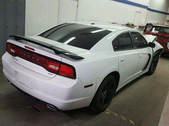 2C3CDXHG3EH329231 - 2014 DODGE CHARGER SX WHITE photo 4