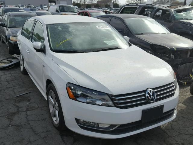 1VWAT7A3XFC111043 - 2015 VOLKSWAGEN PASSAT S WHITE photo 1