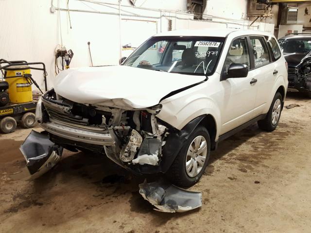 JF2SH6AC2AH738979 - 2010 SUBARU FORESTER 2 WHITE photo 2