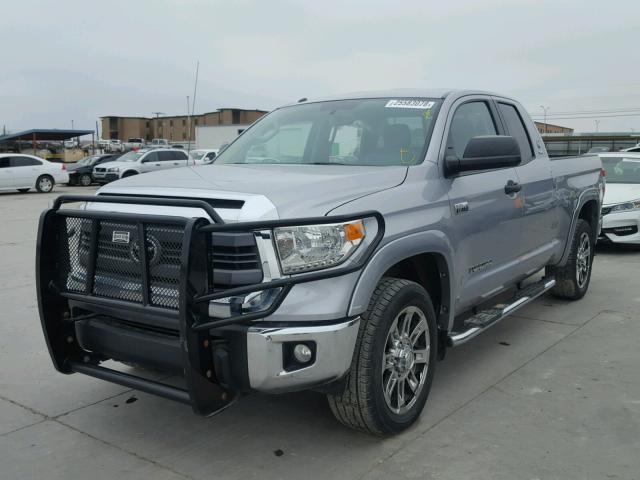 5TFUW5F13EX374243 - 2014 TOYOTA TUNDRA DOU SILVER photo 2