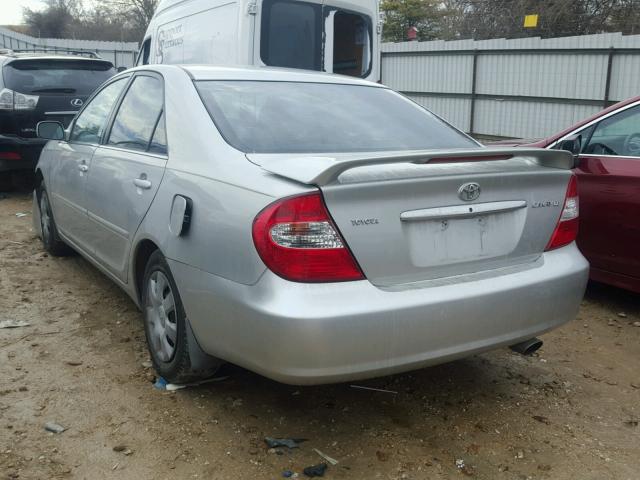 4T1BE32K83U226077 - 2003 TOYOTA CAMRY LE SILVER photo 3