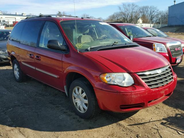 2A4GP54L96R714312 - 2006 CHRYSLER TOWN & COU RED photo 1