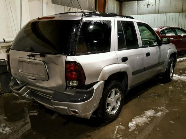 1GNDT13S742125655 - 2004 CHEVROLET TRAILBLAZE SILVER photo 4