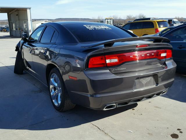 2C3CDXBG1DH655617 - 2013 DODGE CHARGER SE GRAY photo 3