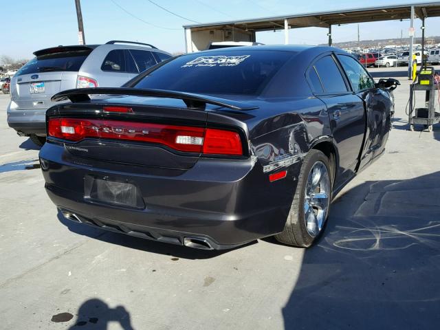 2C3CDXBG1DH655617 - 2013 DODGE CHARGER SE GRAY photo 4