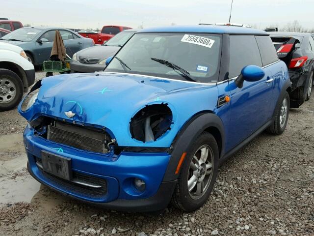 WMWSU3C58CT260426 - 2012 MINI COOPER BLUE photo 2