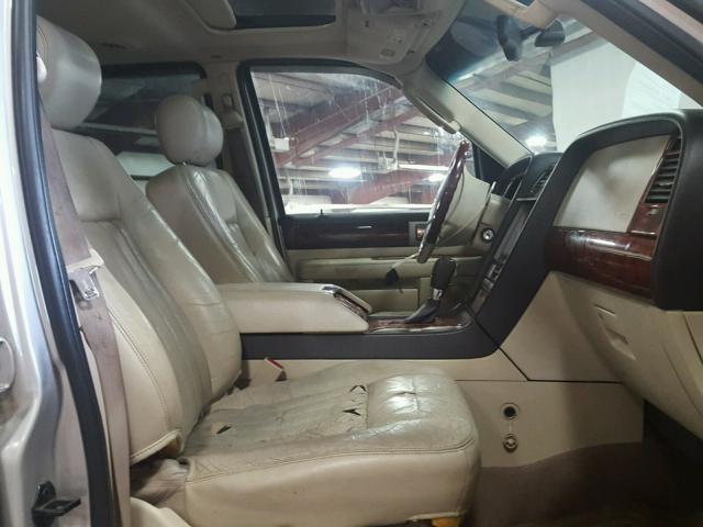 5LMFU28R03LJ21779 - 2003 LINCOLN NAVIGATOR SILVER photo 5