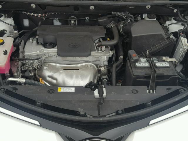 2T3RFREV6HW641322 - 2017 TOYOTA RAV4 XLE WHITE photo 7