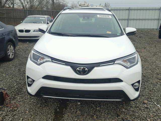 2T3RFREV6HW641322 - 2017 TOYOTA RAV4 XLE WHITE photo 9