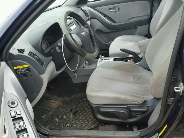 KMHDU46D19U631526 - 2009 HYUNDAI ELANTRA GL BLUE photo 5