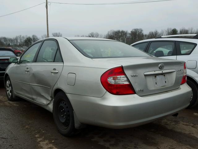 4T1BE30K42U058021 - 2002 TOYOTA CAMRY LE SILVER photo 3