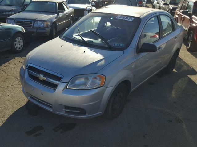 KL1TD56658B104159 - 2008 CHEVROLET AVEO BASE SILVER photo 2