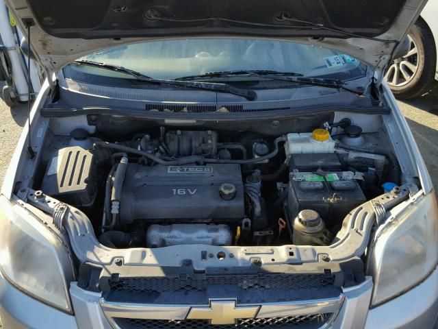 KL1TD56658B104159 - 2008 CHEVROLET AVEO BASE SILVER photo 7
