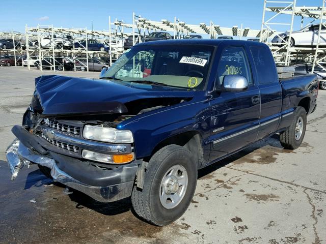 1GCEK19T01E208211 - 2001 CHEVROLET SILVERADO BLUE photo 2