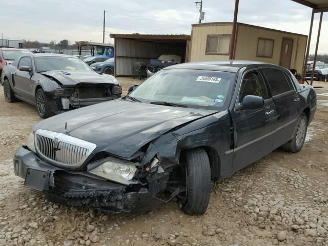 1LNHM81W13Y604120 - 2003 LINCOLN TOWN CAR E GREEN photo 2