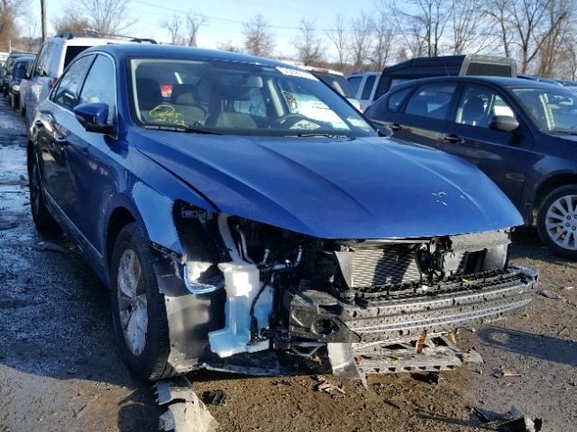 1VWAT7A31HC041287 - 2017 VOLKSWAGEN PASSAT S BLUE photo 1