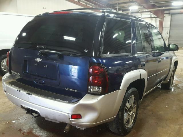 1GNDT13S572110513 - 2007 CHEVROLET TRAILBLAZE BLUE photo 4