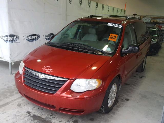 2A8GP54L06R755765 - 2006 CHRYSLER TOWN & COU MAROON photo 2