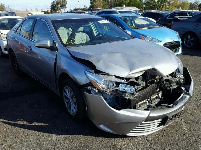 4T4BF1FK7GR553593 - 2016 TOYOTA CAMRY LE SILVER photo 1