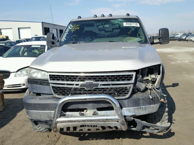 1GCHK29U95E201453 - 2005 CHEVROLET SILVERADO GRAY photo 7