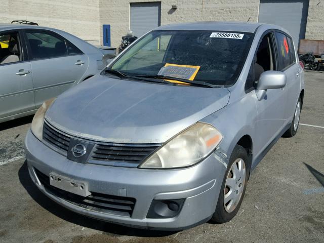 3N1BC13E17L376137 - 2007 NISSAN VERSA S SILVER photo 2