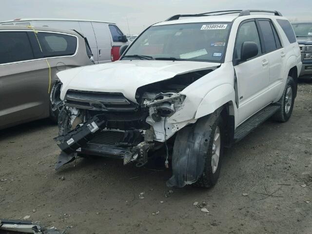 JTEZU14R958029902 - 2005 TOYOTA 4RUNNER SR WHITE photo 2