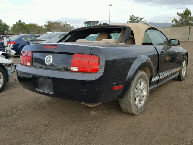 1ZVFT84N975288794 - 2007 FORD MUSTANG BLACK photo 4