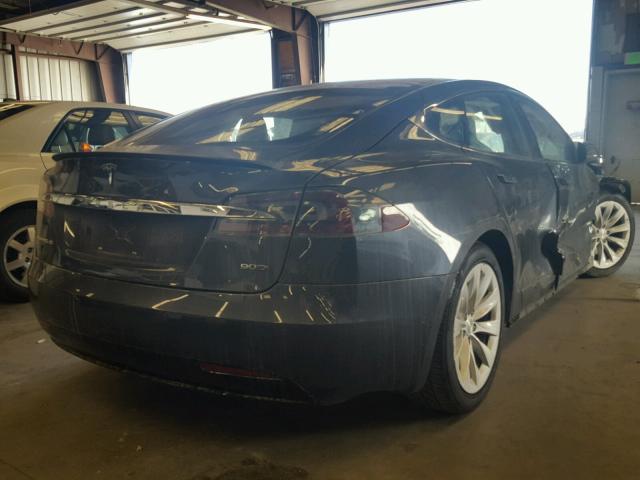 5YJSA1E21GF156419 - 2016 TESLA MODEL S GRAY photo 4